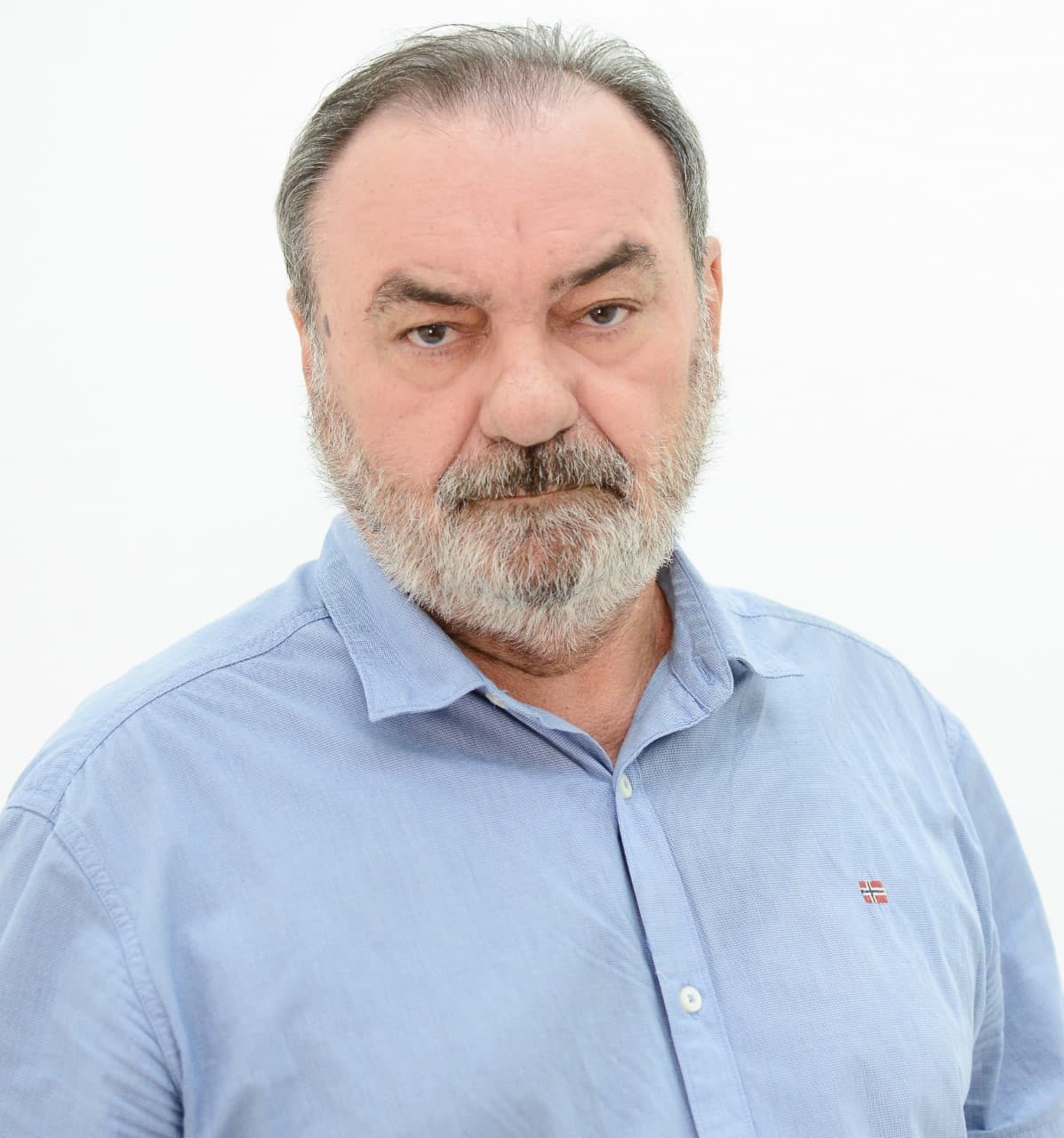 Autor lança livro de reflexões no Teatro Zaccaria Marques
