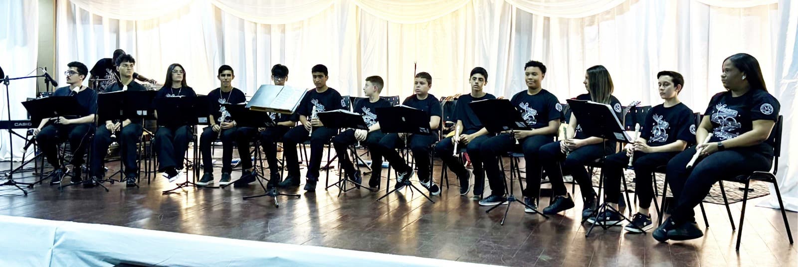 Prefeitura e Fundarte entregam certificados da Escola de Música Leonel Vargas