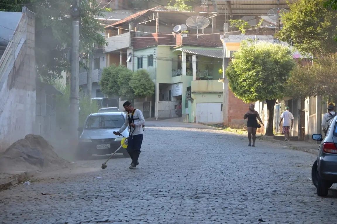 Prefeitura segue intensificando os serviços de limpeza