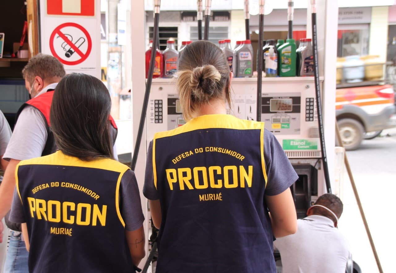 Procon e IPEM fiscalizam postos de combustíveis
