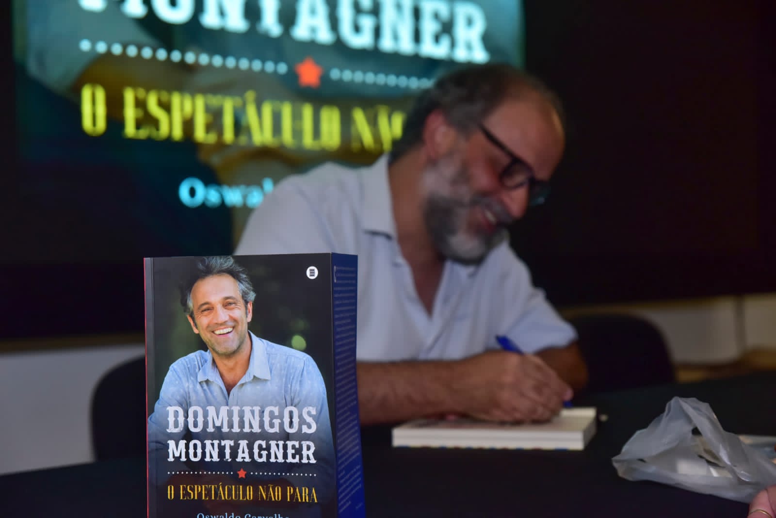 Escritor muriaeense lança no Brasil livro que conta a vida de Domingos Montagner