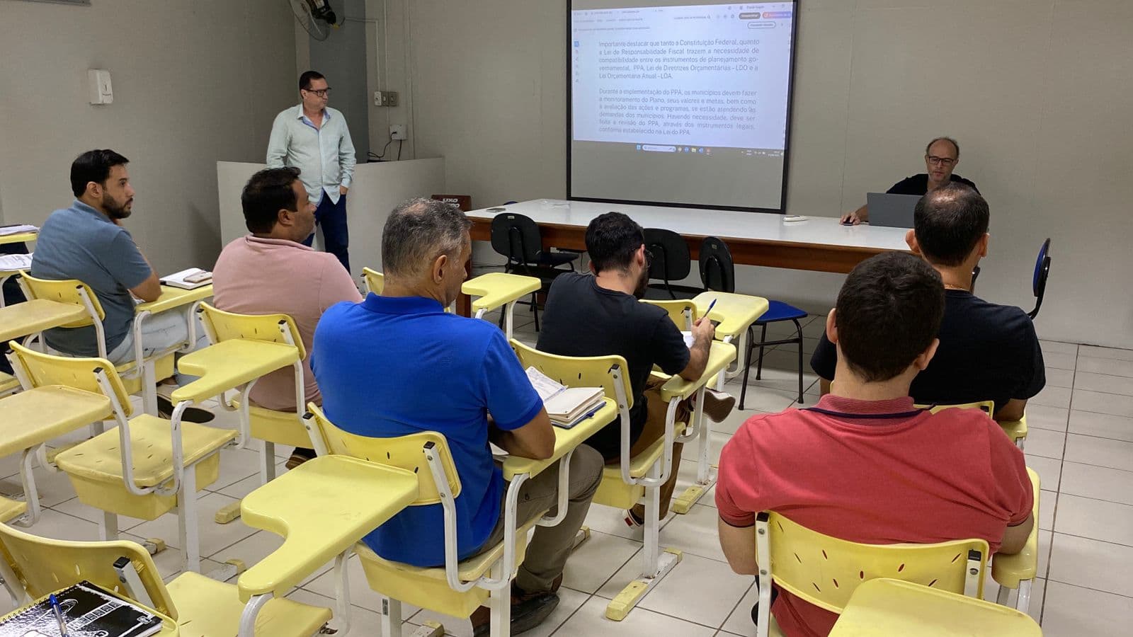 Prefeitura de Muriaé apresenta Plano Plurianual 2026-2029 em audiência com secretarias e órgãos técnicos.